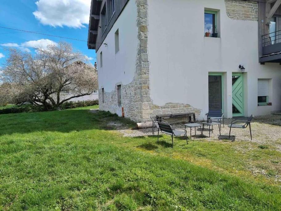 Logement Dans Maison + Exterieur Orchamps-Vennes Kültér fotó