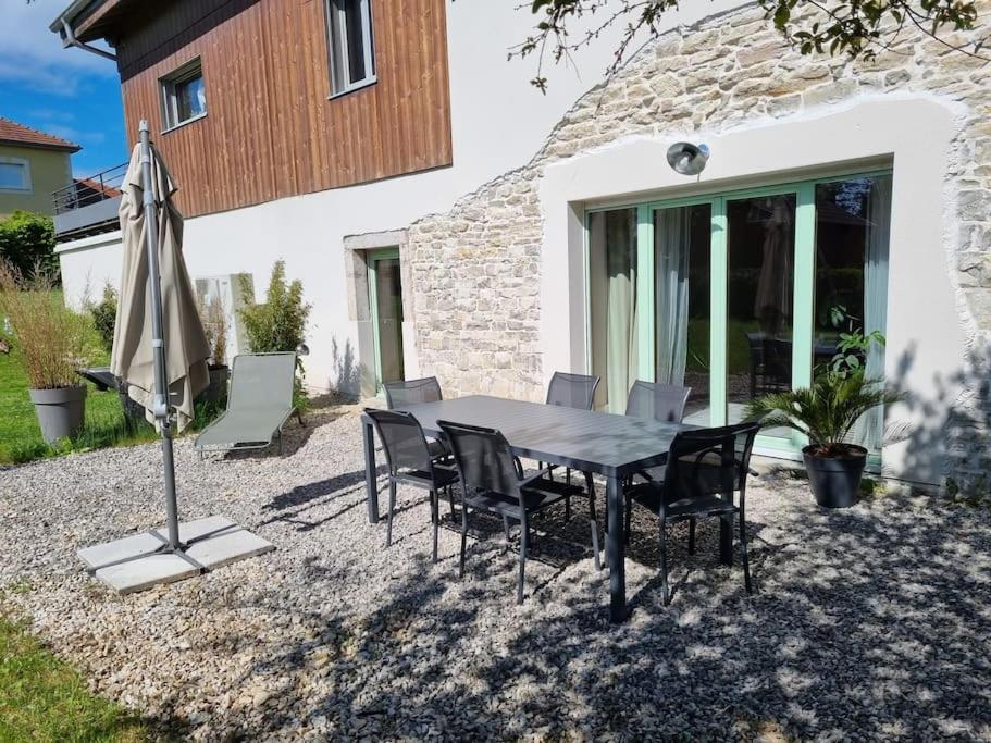 Logement Dans Maison + Exterieur Orchamps-Vennes Kültér fotó