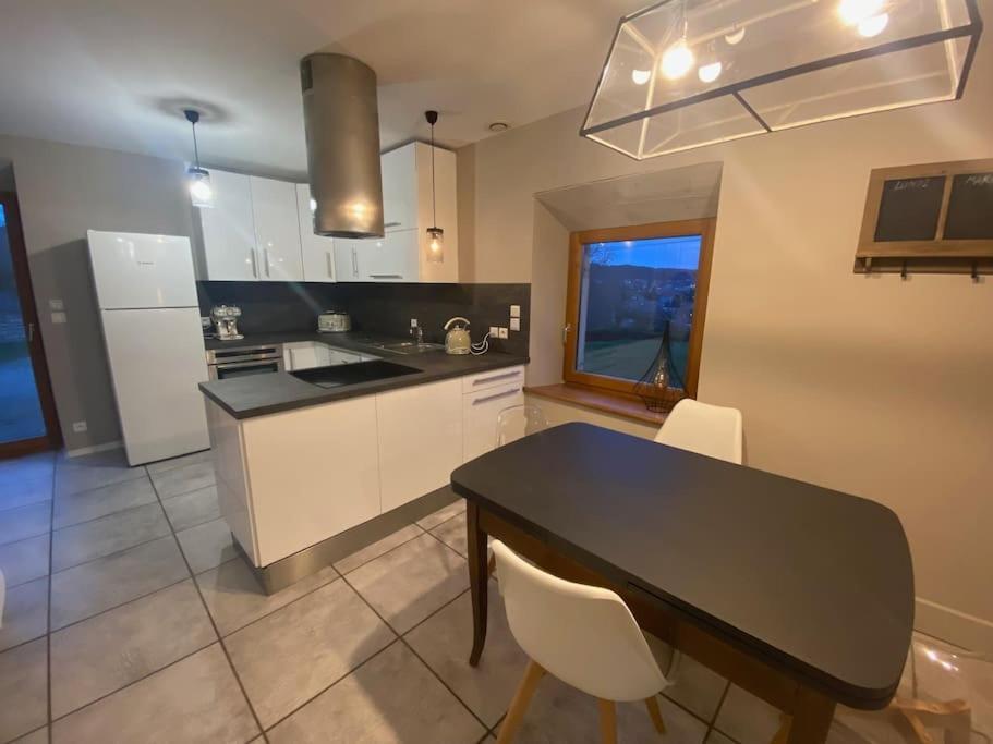 Logement Dans Maison + Exterieur Orchamps-Vennes Kültér fotó